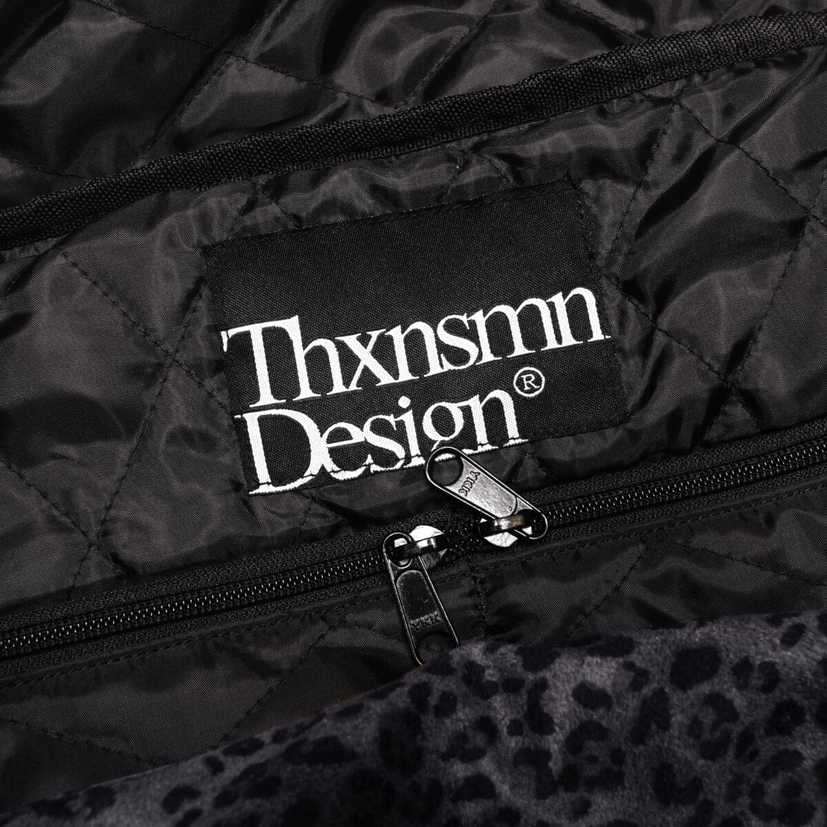 Duffel Bag Kayla Leopard Dark Grey - Large Thanksinsomnia - Gambar 4